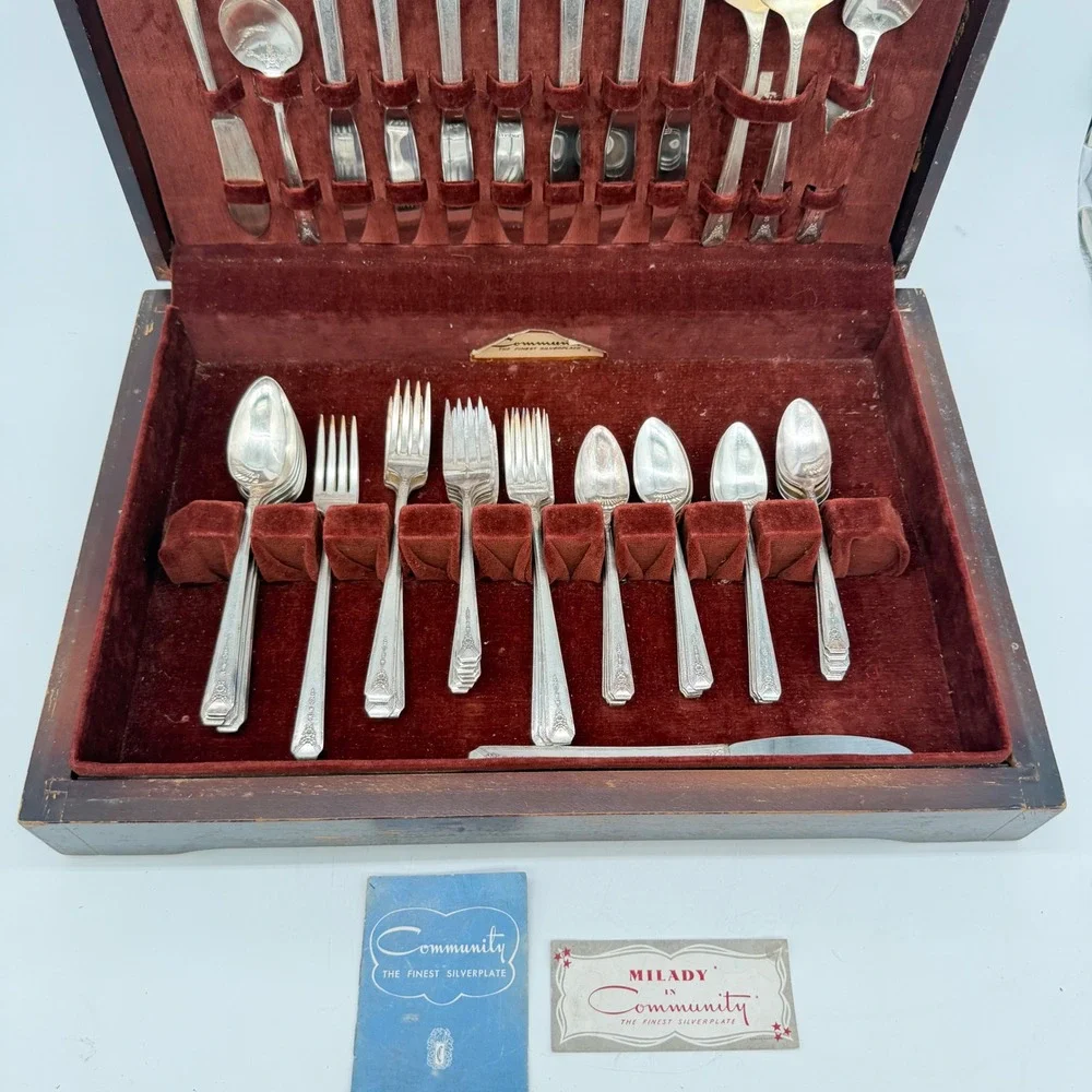 Oneida Community Milady Silverplate Flatware Set 51pc with Wood Case Vintage